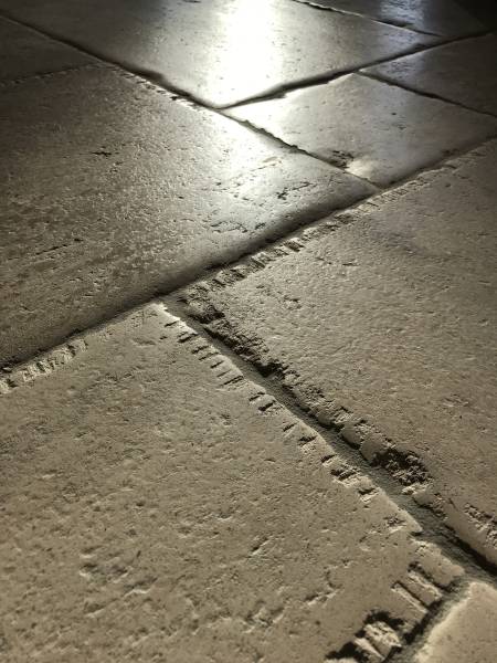 Natural French Stone for Flooring, Paving, Wall Cladding, and Antique Slabs