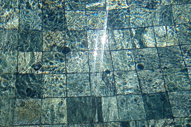 Pierre de Bali Naturelle : Dalles et Margelles de Piscine. Livraison partout en France, y compris à Aix-en-Provence, Marseille