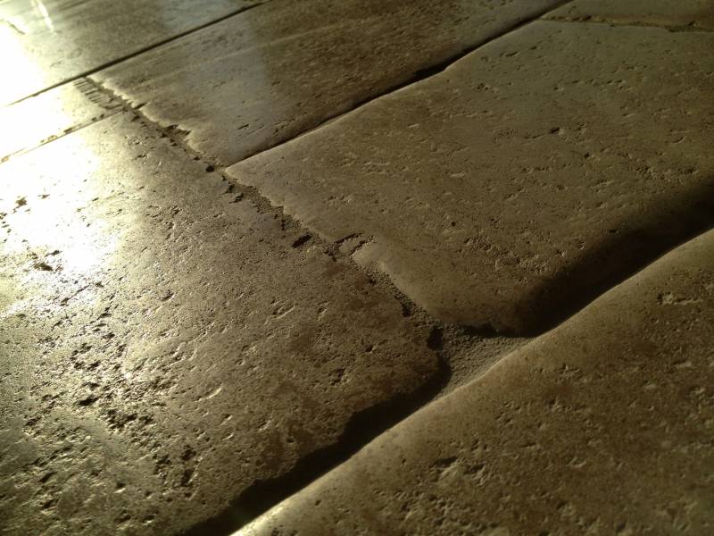 LES PLUS BELLES PIERRES NATURELLES AU 36 RUE DE BOURGOGNE 75007 PARIS, livraison Paris et en Ile de France avec camion hayon.