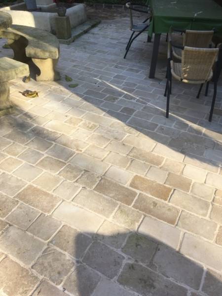 Pavés Antica en Pierre Naturelle : Cachet Authentique et Pose Traditionnelle.