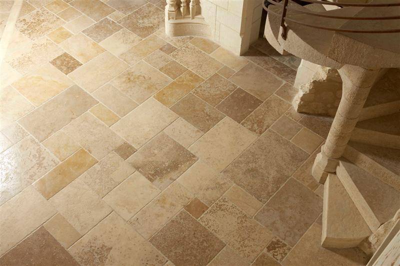 Vente de Dallage pierre naturelle beige pour intérieur et extérieur à Monptellier