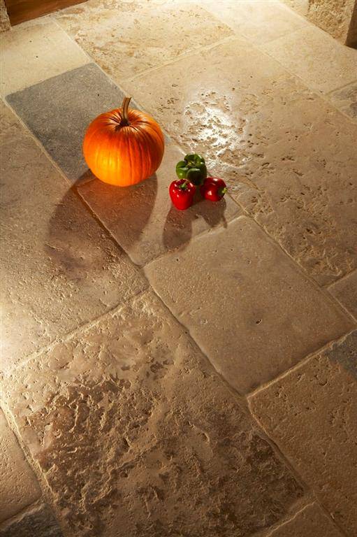 carrelage contemporain en pierre naturelle de Bourogne pour intérieur et extérieur à Monptellier