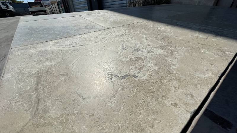 Dallage pierre naturelle grise de Dordogne entre BORDEAUX et AIX-EN-PROVENCE