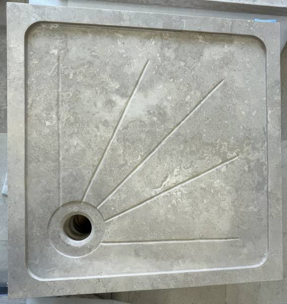 Travertin pierre naturelle pour carrelage et parement, Route de Montpellier à Nîmes dans le Gard.