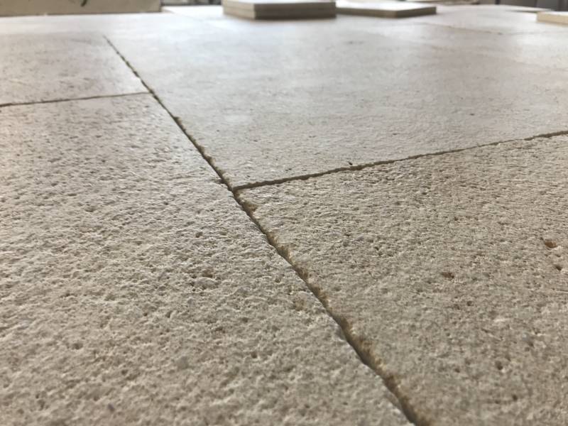 Antique French Stone Flooring, pierre de France grandes dalle d'Eglise, Cathédrale, Château, Manoir de France.