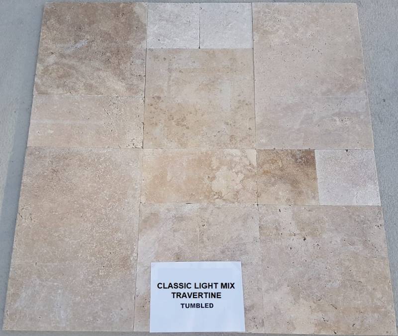 TRAVERTIN TOURS, dallage intérieur et extérieur, sol et mur livraison avec camion hayon et camion-grue.