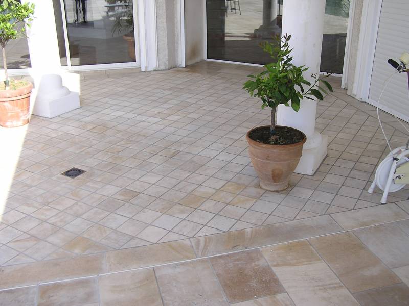 Terrasse en pierre naturelle de France, plage de piscine