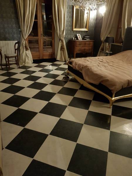 Dordogne limestone, Périgord stone, French limestone flooring, tiles, floor.