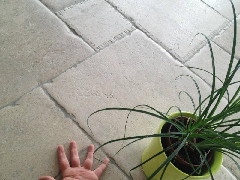 Carrelage en Pierre Naturelle à Lyon : Offrez Élégance et Authenticité à Vos Espaces