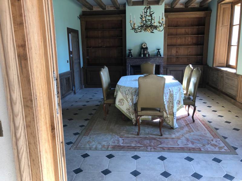 Dallage en pierre naturelle de France, livraison Grilly située dans le département de l'Ain en région Auvergne-Rhône-Alpes