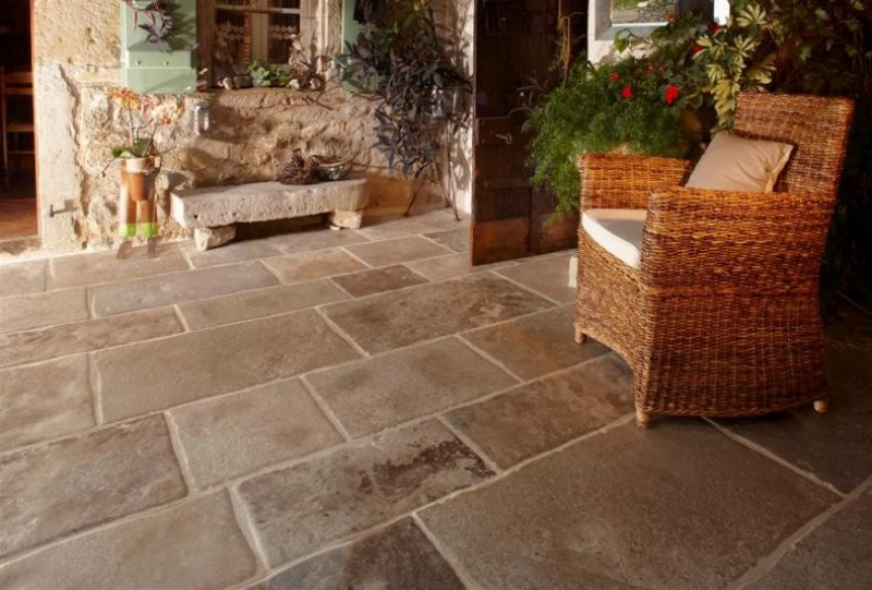 Le carrelage en pierre naturelle de Dordogne, pierre du Périgord