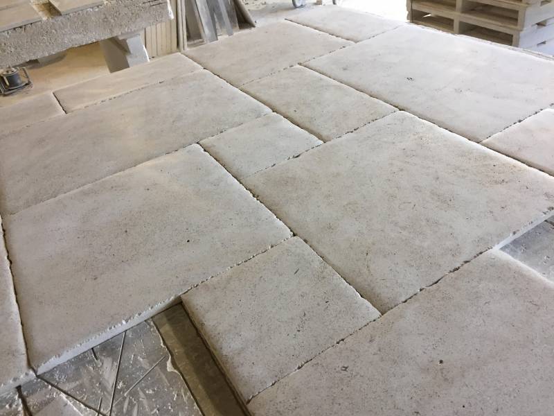 Antique French Stone Flooring, pierre de France grandes dalle d'Eglise, Cathédrale, Château, Manoir de France.