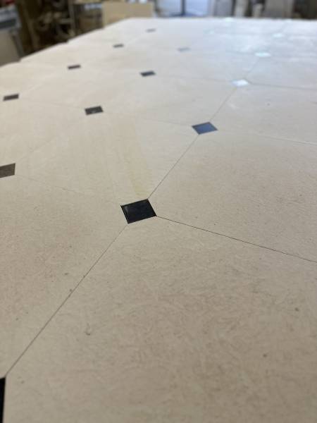 Les dalles et carreaux en pierre naturelle sont un excellent choix pour votre maison