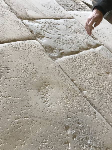 Matériaux authentiques, les pierres naturelles de Dordogne pour dallage intérieur et extérieur de Paris à Nice, de Lyon à Bordeaux, de Bastia à Nantes.