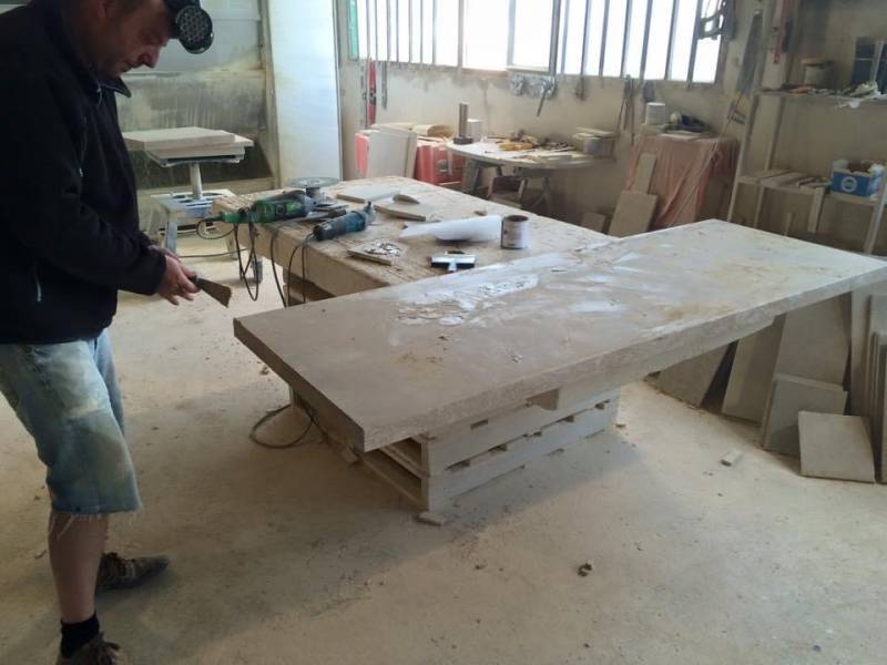 Atelier de taille de pierre à entre Uzès et Tavel