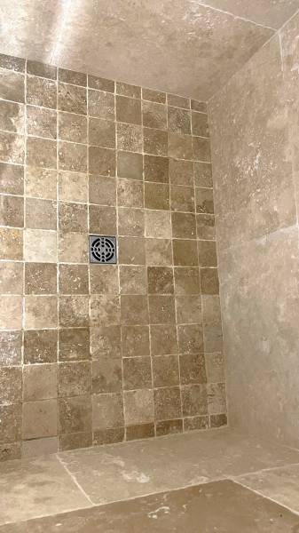 Travertin : vente de carrelage pour intérieur & extérieur en pierre naturelle à prix pas cher. Découvrez nos revêtements de sol en travertins pour terrasse