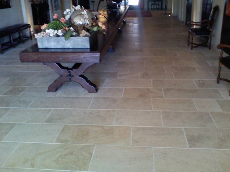 Pierre Extraite et Façonnée en Bourgogne : Une Excellence Issue de la Carrière et de l’Usine