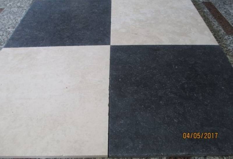 Vente de carrelage damier noir et blanc en pierre naturelle Cavaillon, Saint Remy de Provence