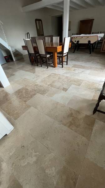 Travertin : vente de carrelage pierre naturelle pour intérieur & extérieur en pierre naturelle à prix pas cher. Découvrez nos revêtements de sol en travertins pour terrasse