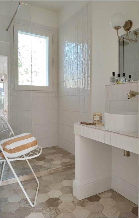 Dallage en pierre naturelle de France : livraison à Andilly (Haute-Savoie, Auvergne-Rhône-Alpes).