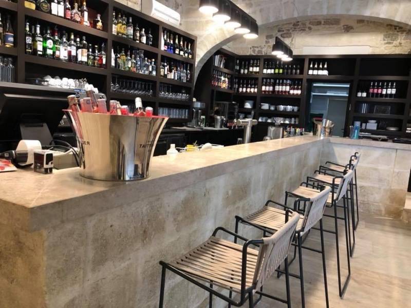 Dallage en pierre naturelle de France : livraison au Vésinet (Yvelines, Île-de-France).