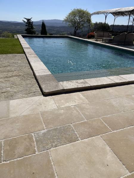 Dallage et margelle de piscine pour terrasse extérieure