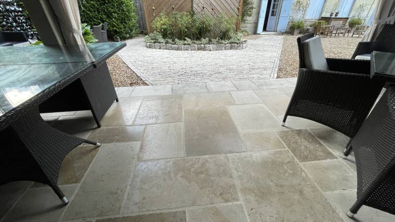 Pierre de Dordogne Périgord, Thenon, Limeyrat, Auberoche et Montagnac d'Auberoche pour dallage et pavé. Bordeaux - Paris - Nice