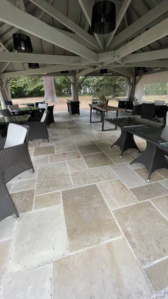 Pierre de Dordogne Périgord, Thenon, Limeyrat, Auberoche et Montagnac d'Auberoche pour dallage et pavé. Bordeaux - Paris - Nice