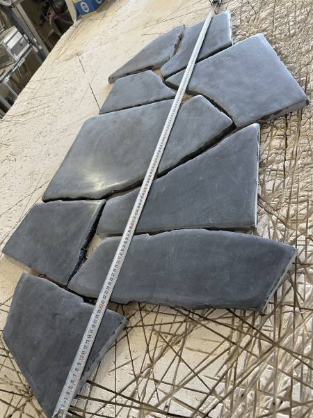 Pierre Noire Vieillie et Patinée à la Main – Luxe et Élégance en 2 cm d'Épaisseur. Livraison à Lyon 69