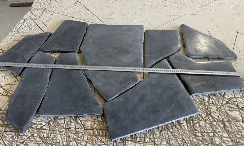 Pierre Noire Vieillie et Patinée à la Main – Luxe et Élégance en 2 cm d'Épaisseur. Livraison dans les Hauts-de-Seine 92