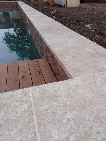 Pierres naturelles françaises : Bourgogne Lanvignes pour margelle de piscine et margelle de bassin