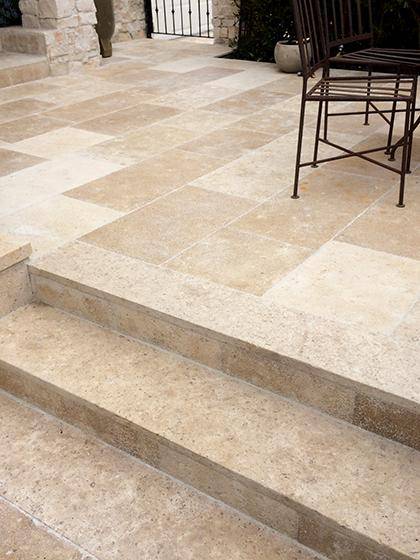 Pierres naturelles françaises : Bourgogne Lanvignes pour terrasse et plage de piscine