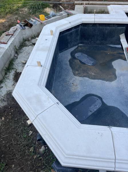 Pierres naturelles rue de Bourgogne à Paris 75 – Showroom et Fabrication sur Mesure en Dordogne et Gard 