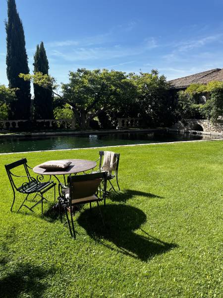 Dallage en pierre naturelle de France : livraison à Andilly (Haute-Savoie, Auvergne-Rhône-Alpes).