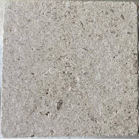 Pierre de Semond (Hors IGP) : un calcaire extrait à Semond en Bourgogne-Franche-Comté. Carrière gérée par Babouillard Éric et fabriqué par FRANCEPIERRE