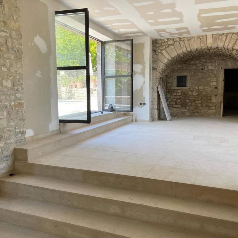 Pierre de Bourgogne Franche Comté hors IGP, vente à Lyon – FRANCEPIERRE Vieux Lyon (69)