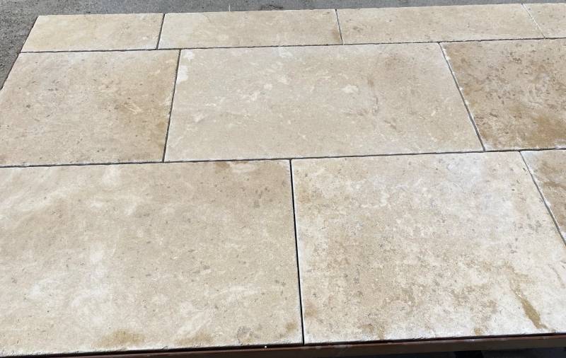 Découvrez la Pierre de Montignac, un dallage en pierre naturelle du Périgord