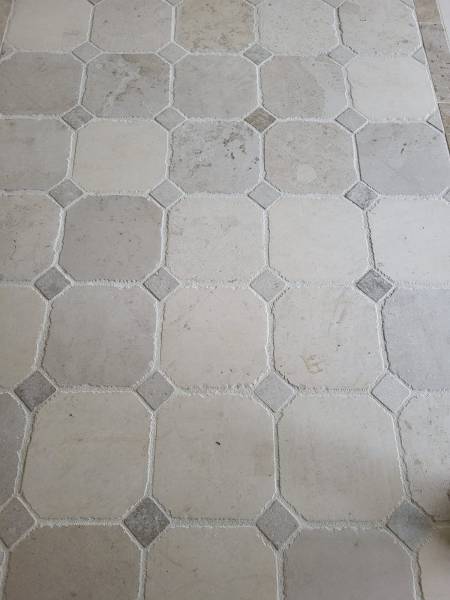 Pierre Naturelle pour sol intérieur et extérieur, terrasse, plage de piscine et margelle, Paris et Sud de France.