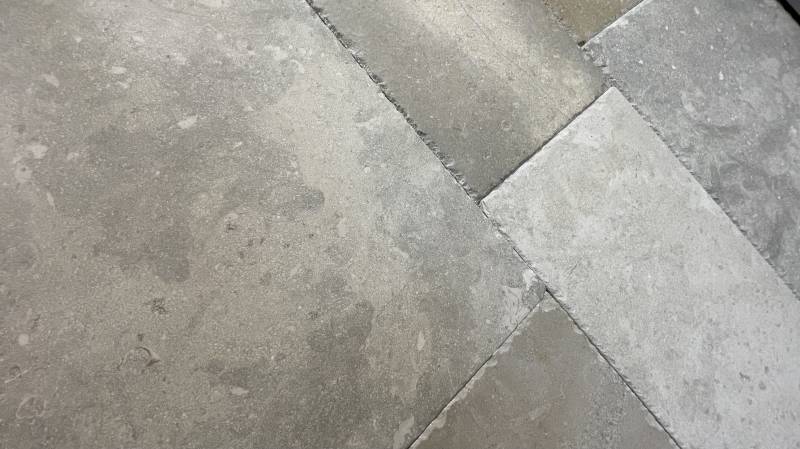 Dallage pierre naturelle de Dordogne entre BORDEAUX et AIX-EN-PROVENCE