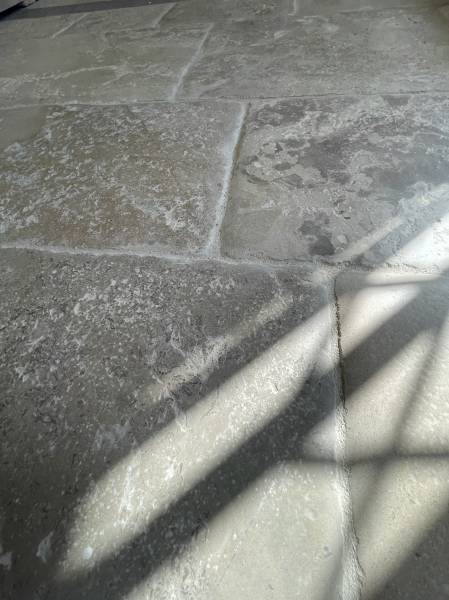 Dallage ancien en pierre naturelle avec dalle du Périgord Dordogne Montagnac, Limeyrat, Auberoche