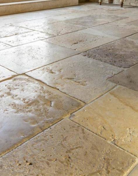 La pierre de Montagnac et la pierre de Sainte-Croix sont les plus belles pierres naturelles du Périgord, Dordogne.