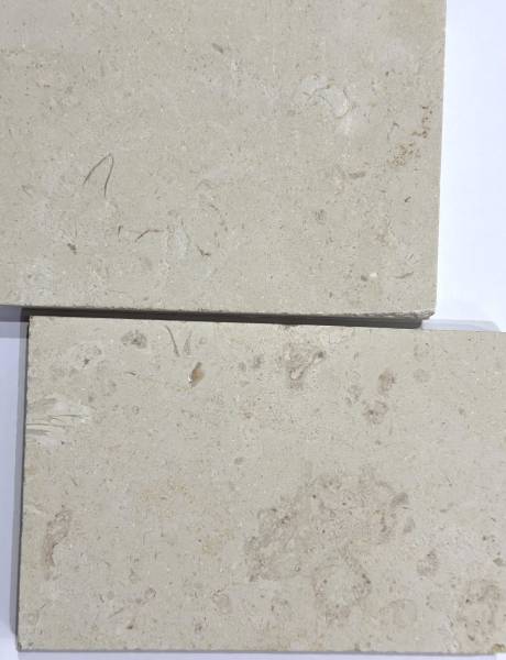 La pierre de Cassis, autrefois extraite en Provence, n'étant plus exploitée, nous proposons désormais la pierre Sainte-Croix B5 comme alternative idéale pour vos éviers et carrelages.