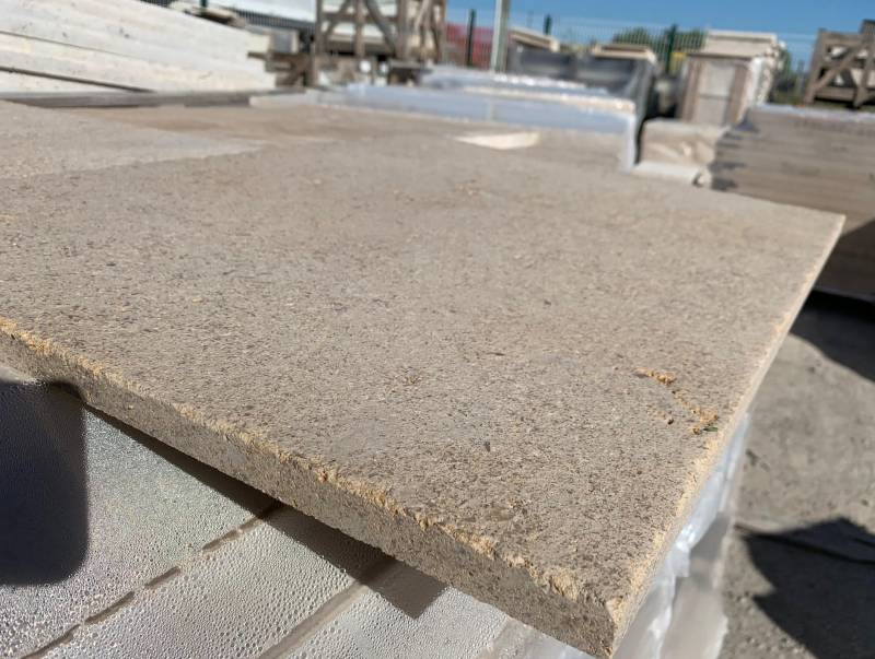 Pierre naturelle provenance Dordogne finition vieilli usine