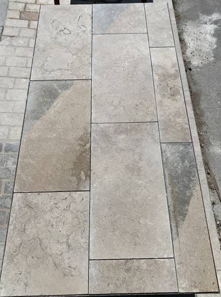 Dallage pierre naturelle grise de Dordogne entre BORDEAUX et AIX-EN-PROVENCE