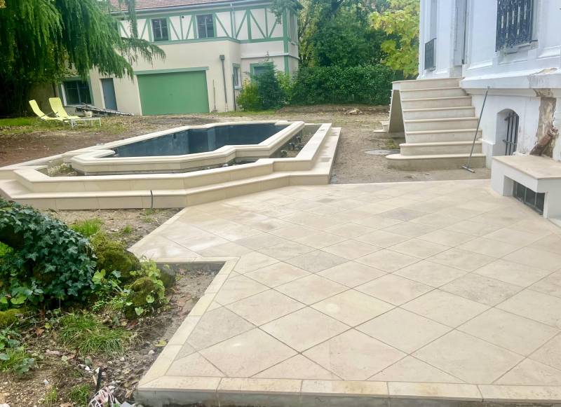 Les Pierres du Périgord margelle et dallage - Dordogne : Dallages Haut de Gamme en Pierre Naturelle Française, Livraison dans Toute la France