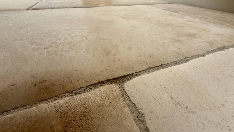 ANCIEN DALLAGE PIERRE NATURELLE DE FRANCE ET TRAVERTIN A LYON RHONE