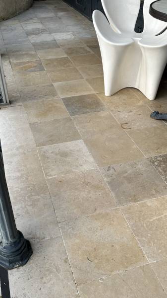 La pierre de Montagnac et la pierre de Sainte-Croix sont les plus belles pierres naturelles du Périgord, Dordogne.