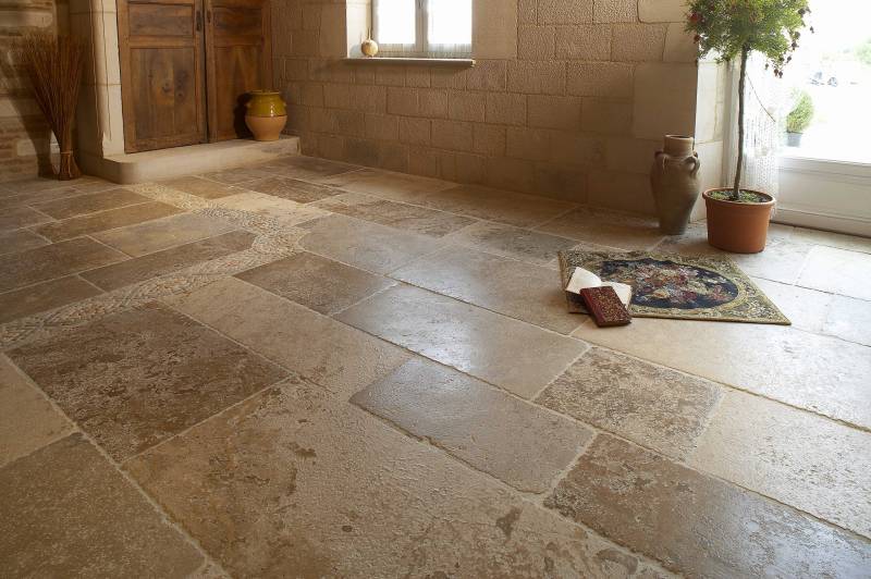 Pierre de Dordogne pour dallage et pavé livraison Bordeaux, Lyon, Aix-en-Provence et Paris