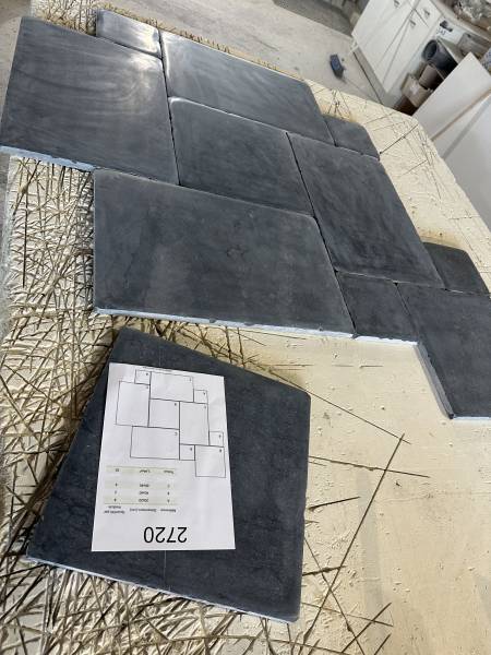 Pierre Noire Vieillie et Patinée à la Main – Luxe et Élégance en 2 cm d'Épaisseur. Livraison PACA, Nice et Cannes