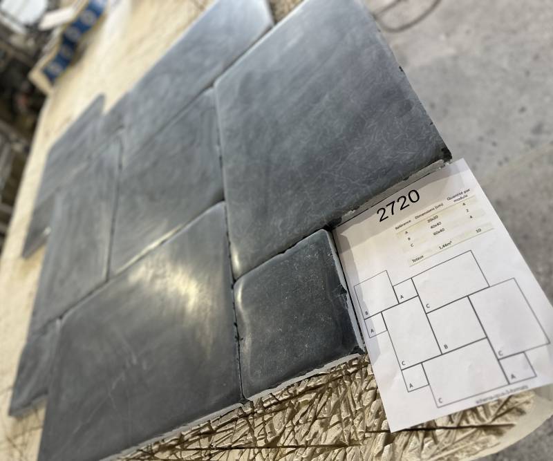 Pierre Noire Vieillie et Patinée à la Main – Luxe et Élégance en 2 cm d'Épaisseur. Livraison dans les Yvelines 78